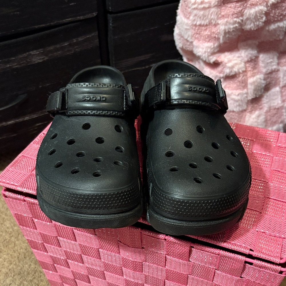 CROCS Black Ventilated Clogs